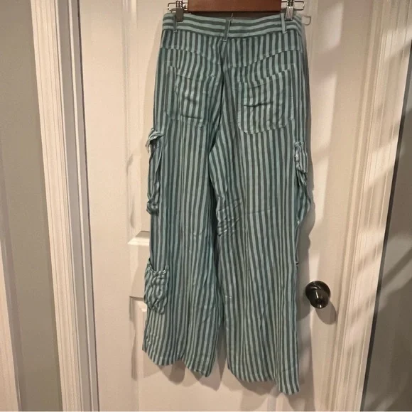 Urban Outfitters Striped Cargo Pants. Women’s size medium - Picture 2 of 7